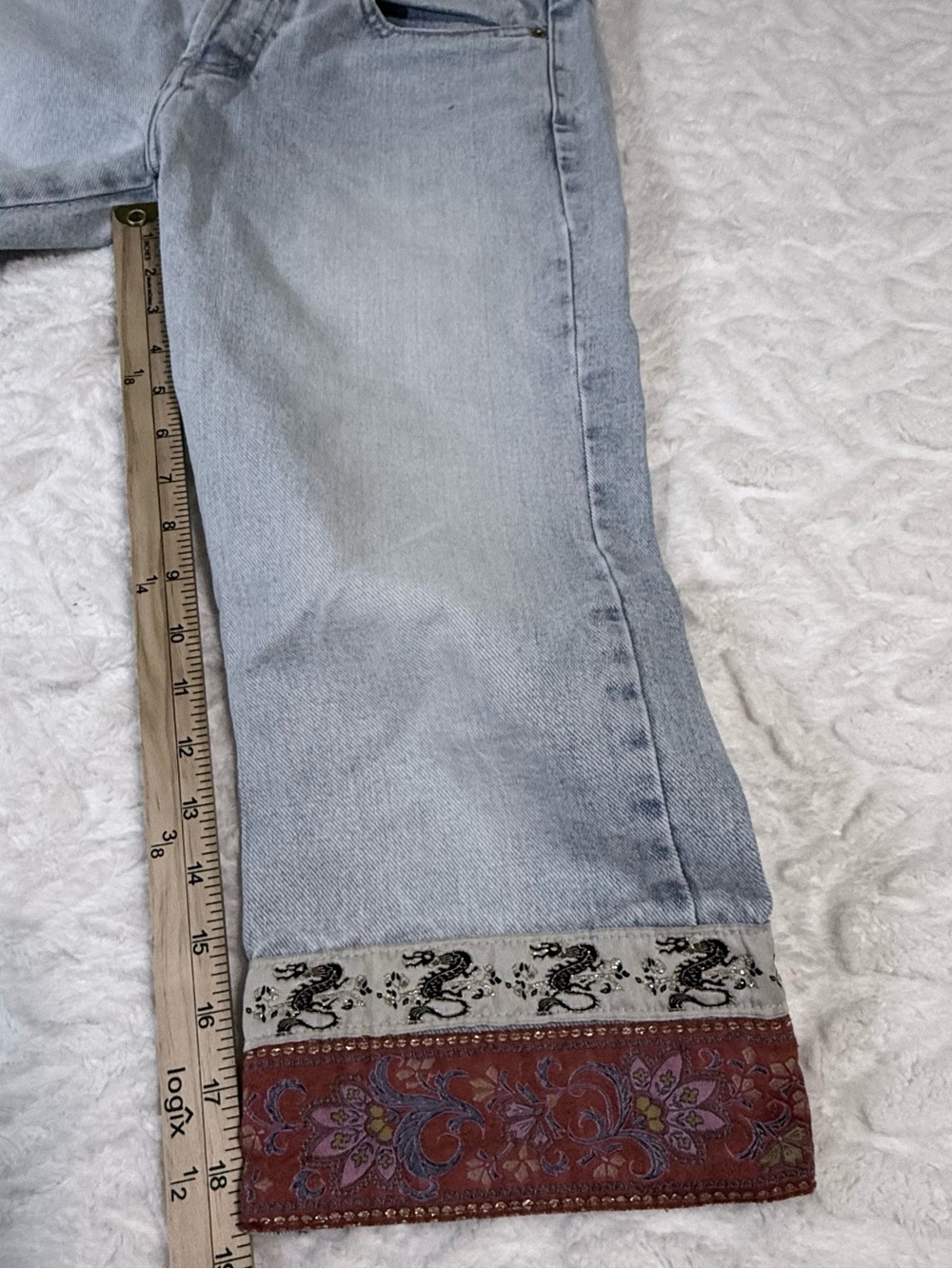 LONDONJEAN Light Blue Cropped Jeans with Patterned Hem - Gently Used -Size 8 - Picture 10 of 12